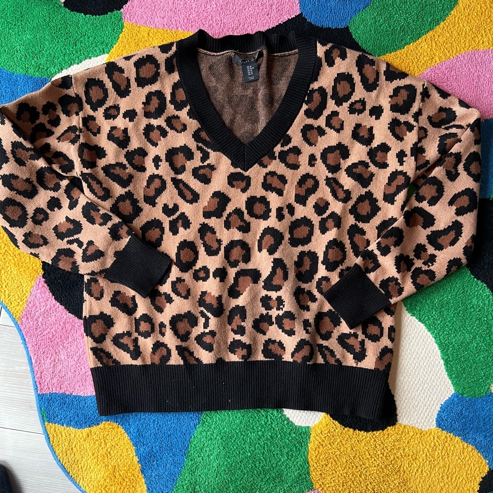 Tahari Cheetah Print V-Neck Pullover Sweater Women Size Medium M Brown Tan Black